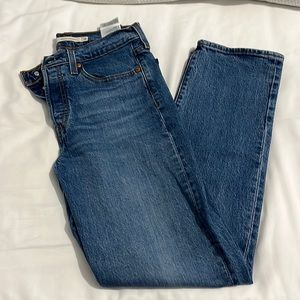 Womens Levi’s “wedgie straight” button fly jeans size 26
